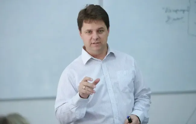 Новини Вінниці - фото з Для чоловіків-освітян: у МОН роз'яснили правила виїзду за кордон студентів та викладачів