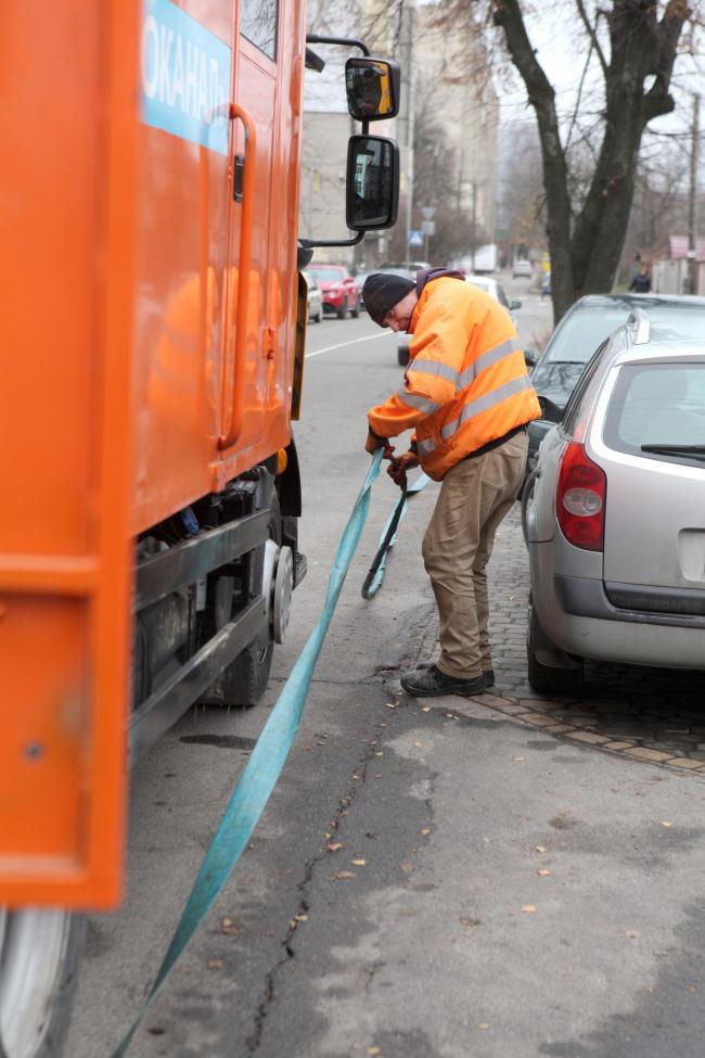 Новини Вінниці - фото з На вулиці Богдана Ступки встановили новий пожежний гідрант