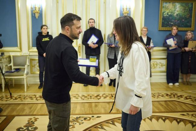 Новини Вінниці - фото з «Золоте серце» від Президента, сотні грамот та подяк. Нагороджували вінницьких волонтерів