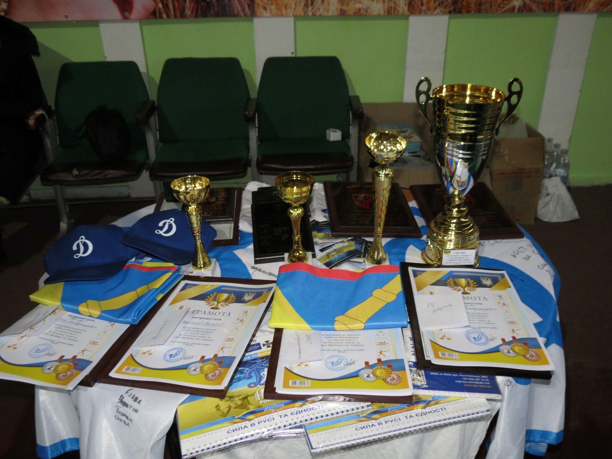 Новини Вінниці - фото з У Вінниці до Дня ЗСУ влаштували ветеранський турнір, на старт якого вийшли навіть 70-річні