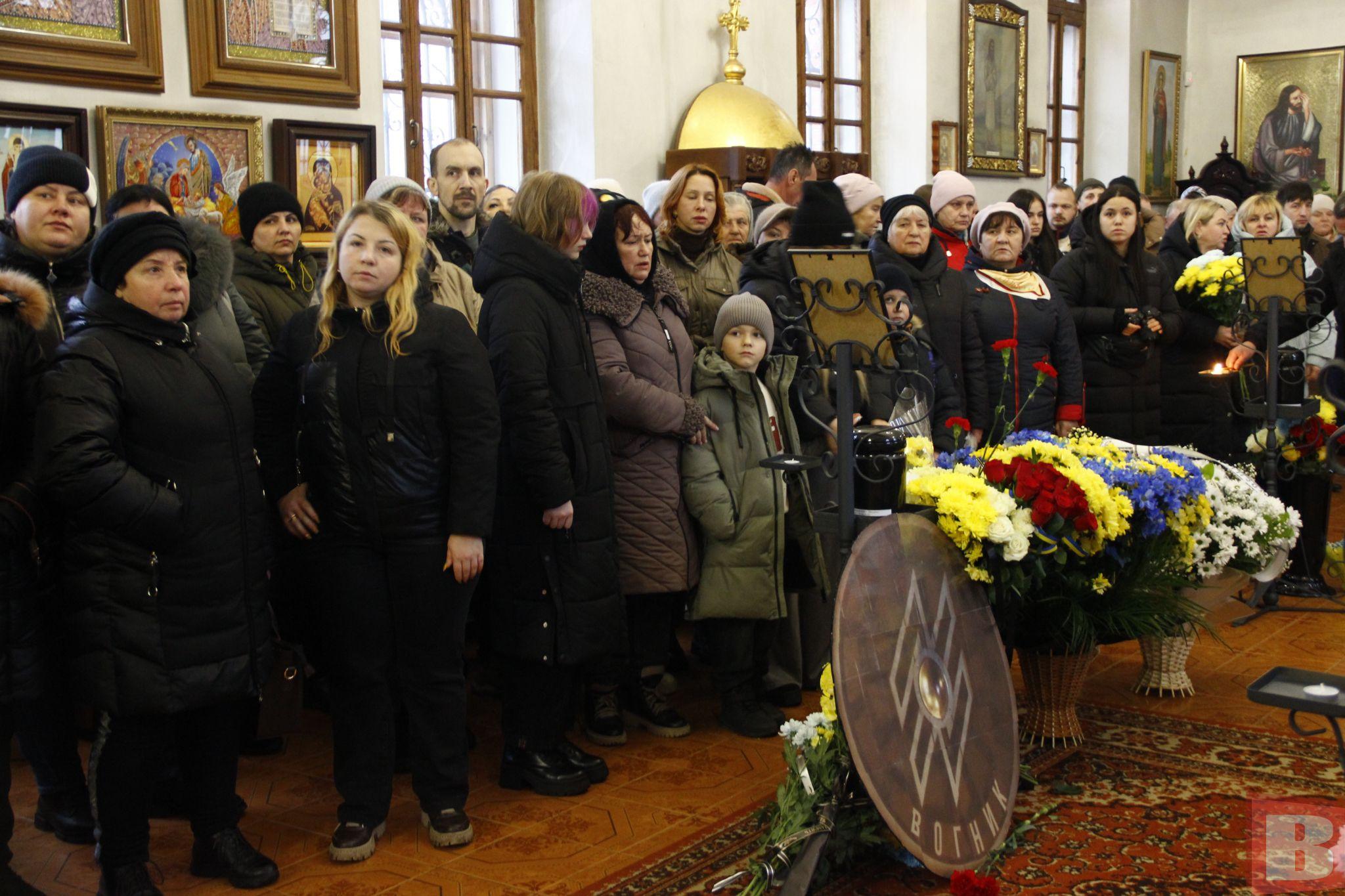Новини Хмельницького - фото з У Хмельницькому попрощалися із 8 військовими: їх поховали у новозбудованому колумбарії