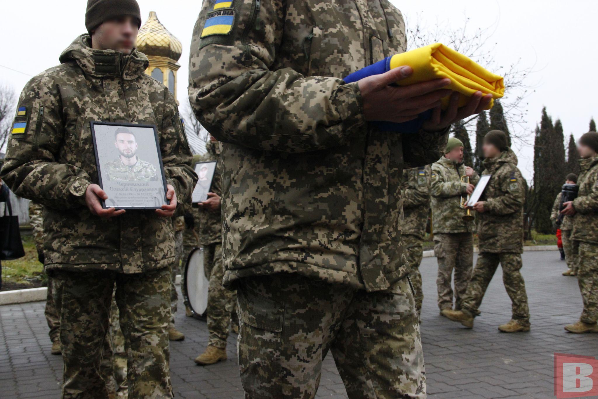 Новини Хмельницького - фото з У Хмельницькому попрощалися із 8 військовими: їх поховали у новозбудованому колумбарії