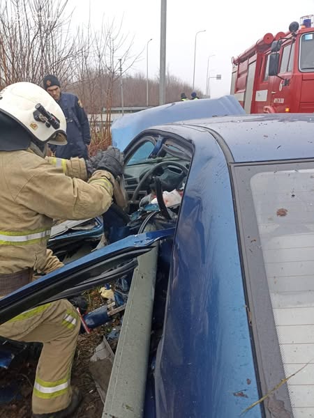 Новини Житомира - фото з На Брусилівщині рятувальники деблокували водія з завтомобіля після ДТП
