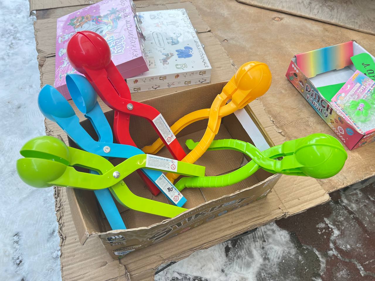 Новини Тернополя - фото з Ціни на зимові забавки у Тернополі: скільки вартують санки, льодянки та лижі