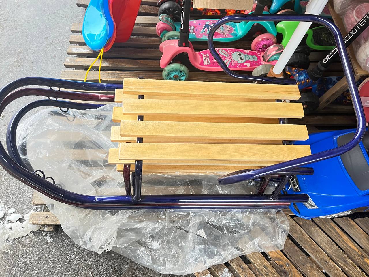 Новини Тернополя - фото з Ціни на зимові забавки у Тернополі: скільки вартують санки, льодянки та лижі