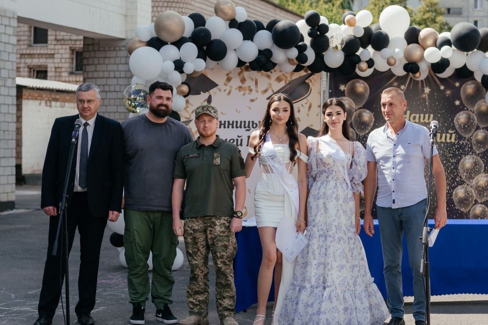 Новини Вінниці - фото з Двом освітянам присудили премії Верховної Ради. Серед них — директор 27-го ліцею Олексій Терновой
