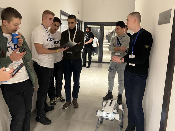 Новини Тернополя - фото з «Це крута можливість навчатись і працювати в ІТ-індустрії». У Вінниці пройшов Хакатон для молоді (новини компаній)