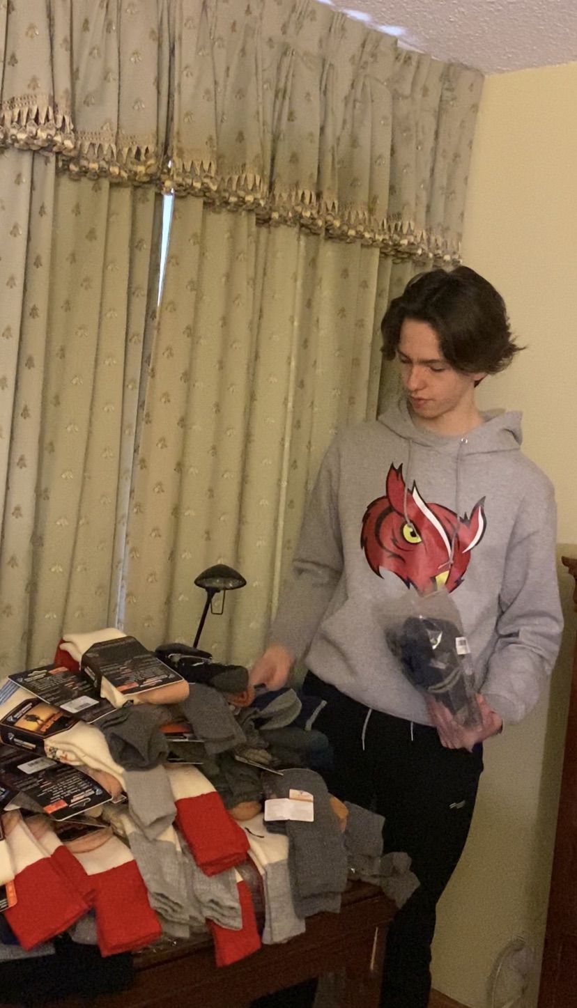 Новини Тернополя - фото з Школяр в Нью-Йорку зібрав 3000 пар шкарпеток для ЗСУ