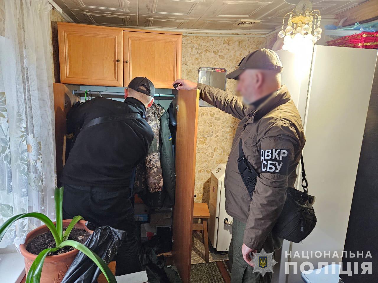 Новини Хмельницького - фото з Скандал у 211-й бригаді. Що відбувалося і як це пов’язано з Хмельниччиною На зображенні може бути: 2 людини та текст