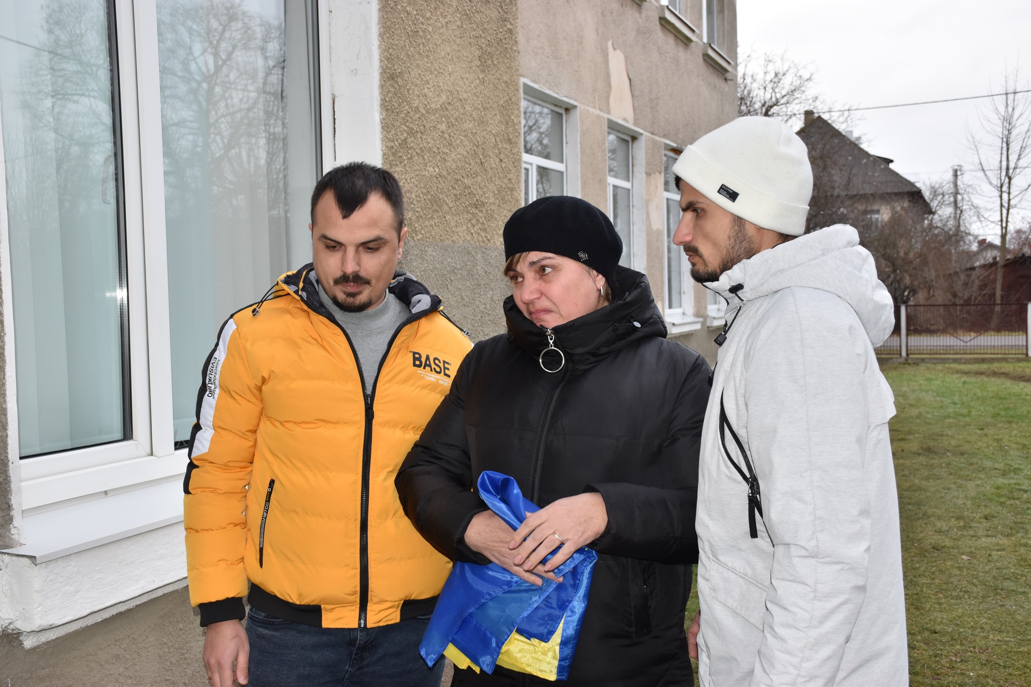 Новини Тернополя - фото з Воїну назавжди 28: у Бучачі відкрили меморіальну дошку Герою Тарасу Єднаку На зображенні може бути: 3 людини