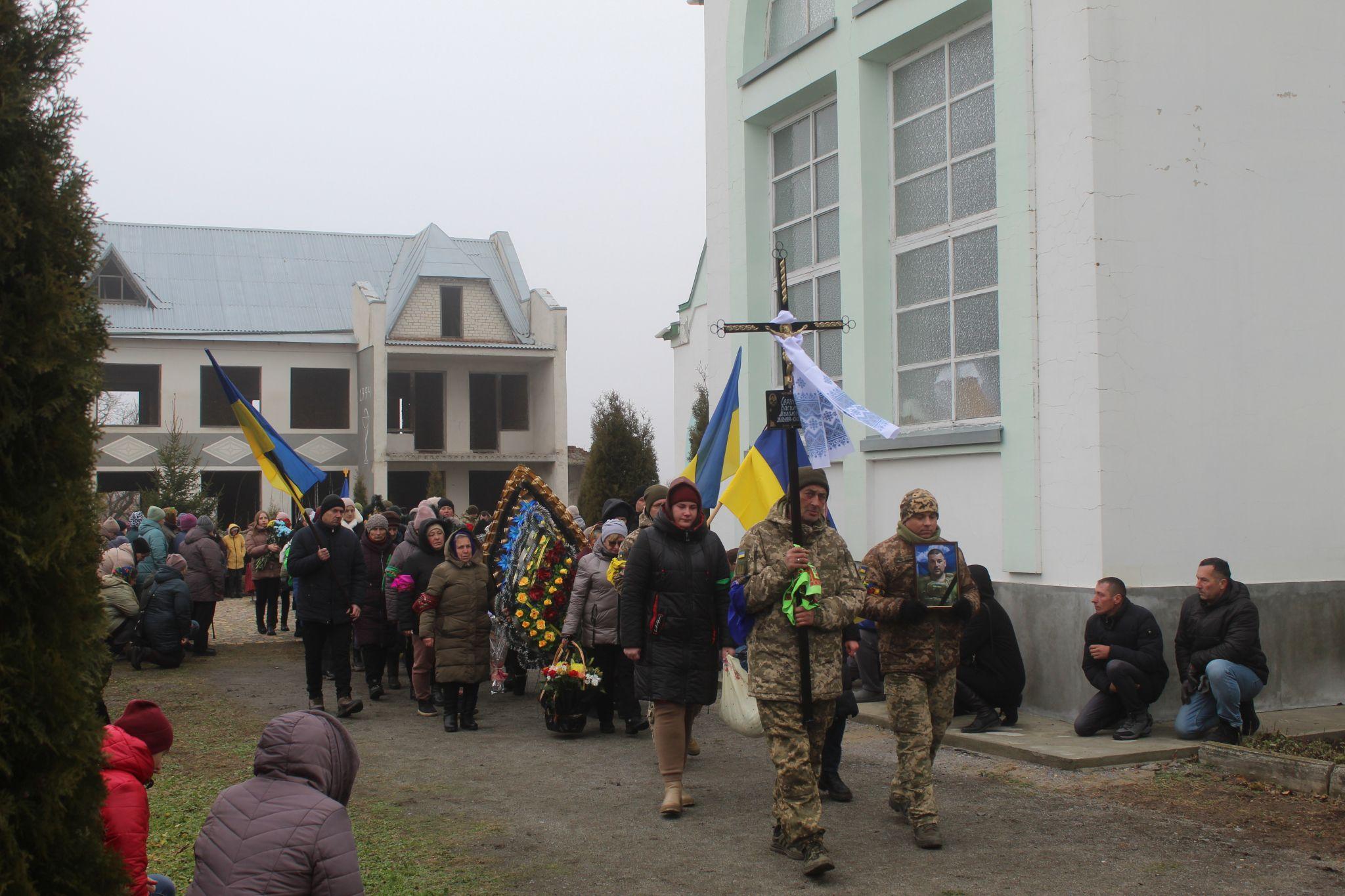 Новини Козятина - фото з В останню путь провели командира, який казав воїнам не «вперед», а «хлопці, за мною»