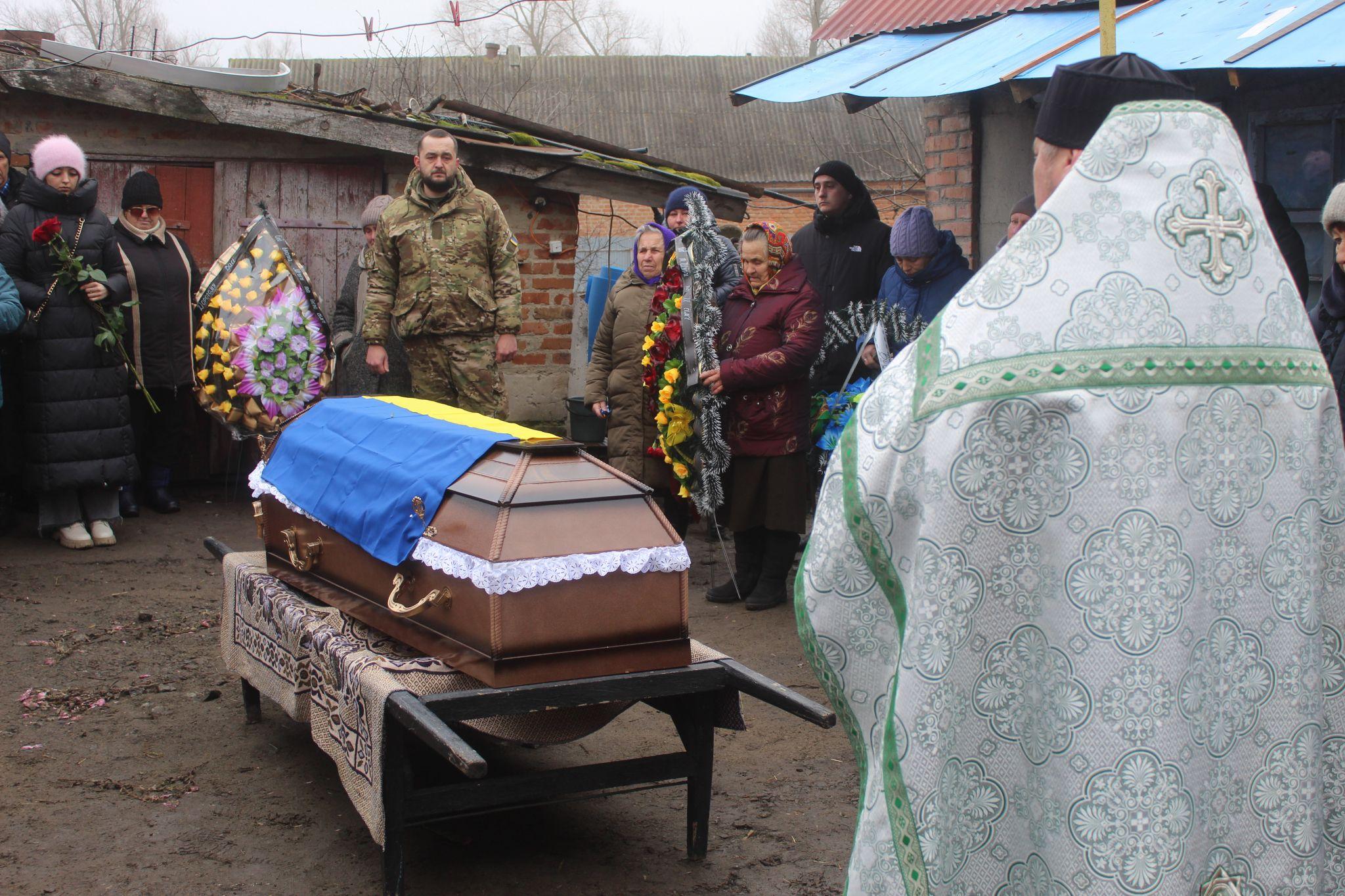 Новини Козятина - фото з В останню путь провели командира, який казав воїнам не «вперед», а «хлопці, за мною»