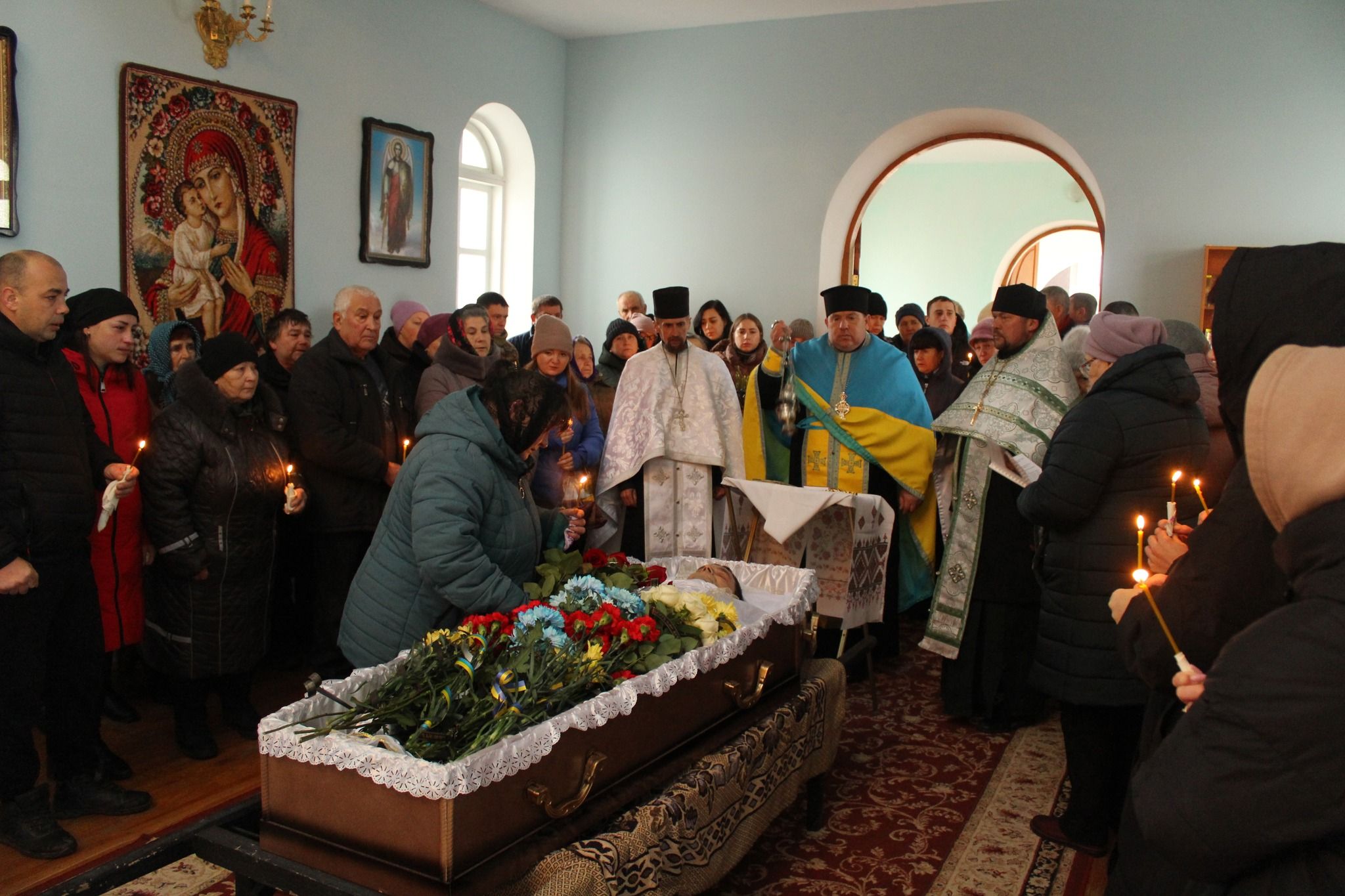 Новини Козятина - фото з В останню путь провели командира, який казав воїнам не «вперед», а «хлопці, за мною»