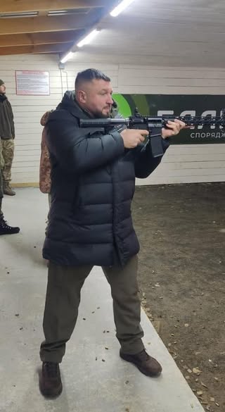 Новини Житомира - фото з У Житомирі ветерани зі своїми родинами вдосконалювали навички стрільби