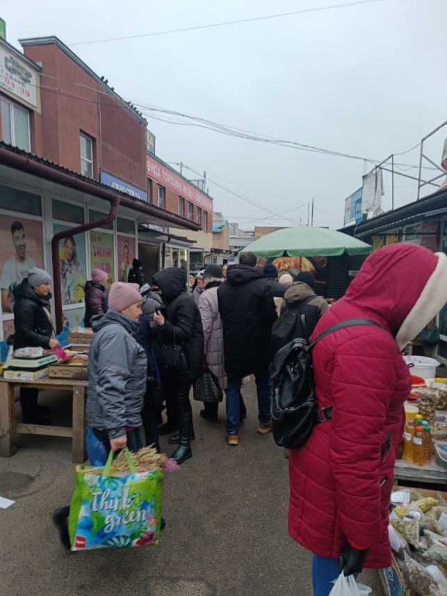 Новини Тернополя - фото з Купують ковбаси та калачі: як тернополяни готуються до Святвечора та Різдва