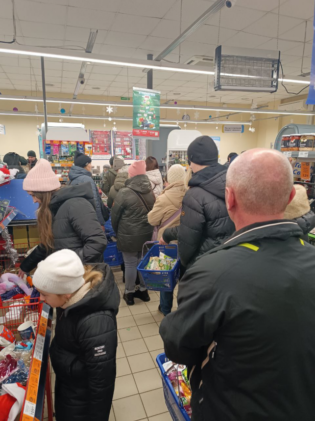 Новини Тернополя - фото з Купують ковбаси та калачі: як тернополяни готуються до Святвечора та Різдва