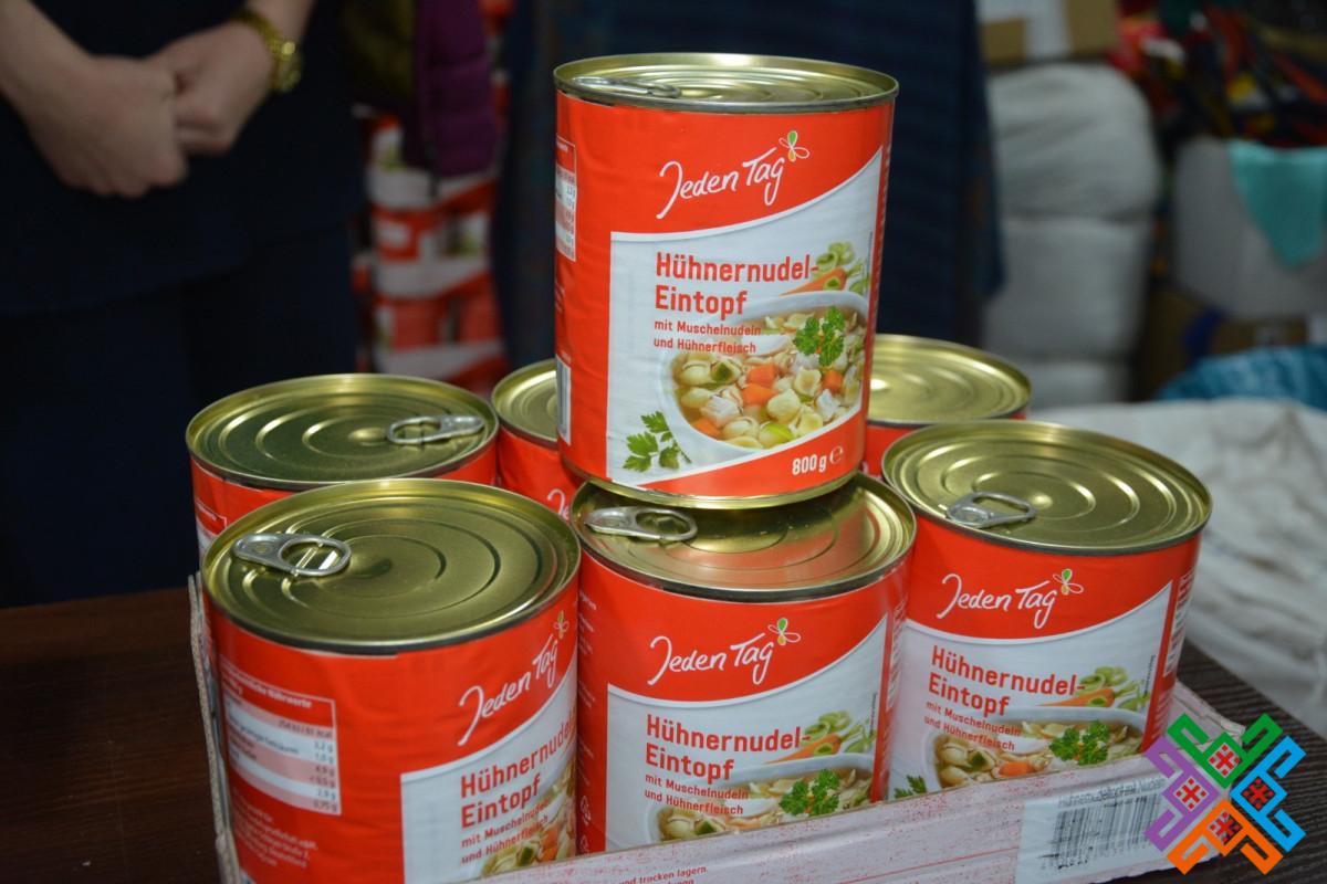 Новини Хмельницького - фото з У театрі Старицького продовжують видавати гуманітарну допомогу: графік роботи