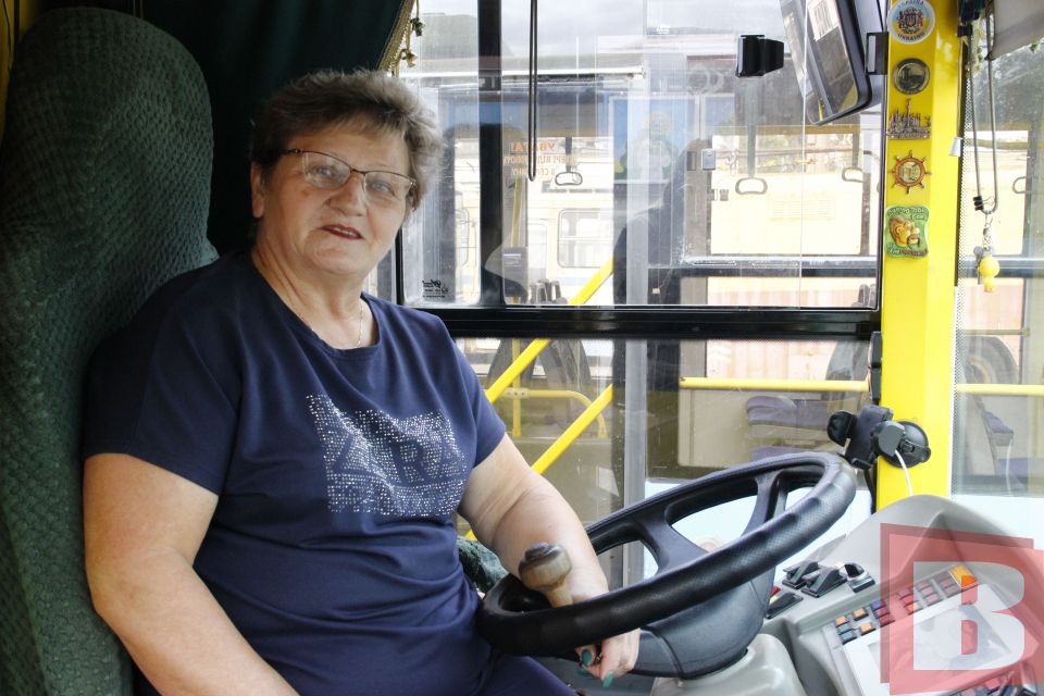 Півстоліття за кермом: інтерв'ю із водійкою тролейбуса Любов’ю Цюренко