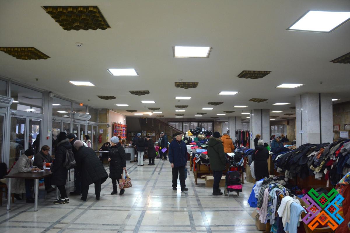 Новини Хмельницького - фото з У театрі Старицького продовжують видавати гуманітарну допомогу: графік роботи