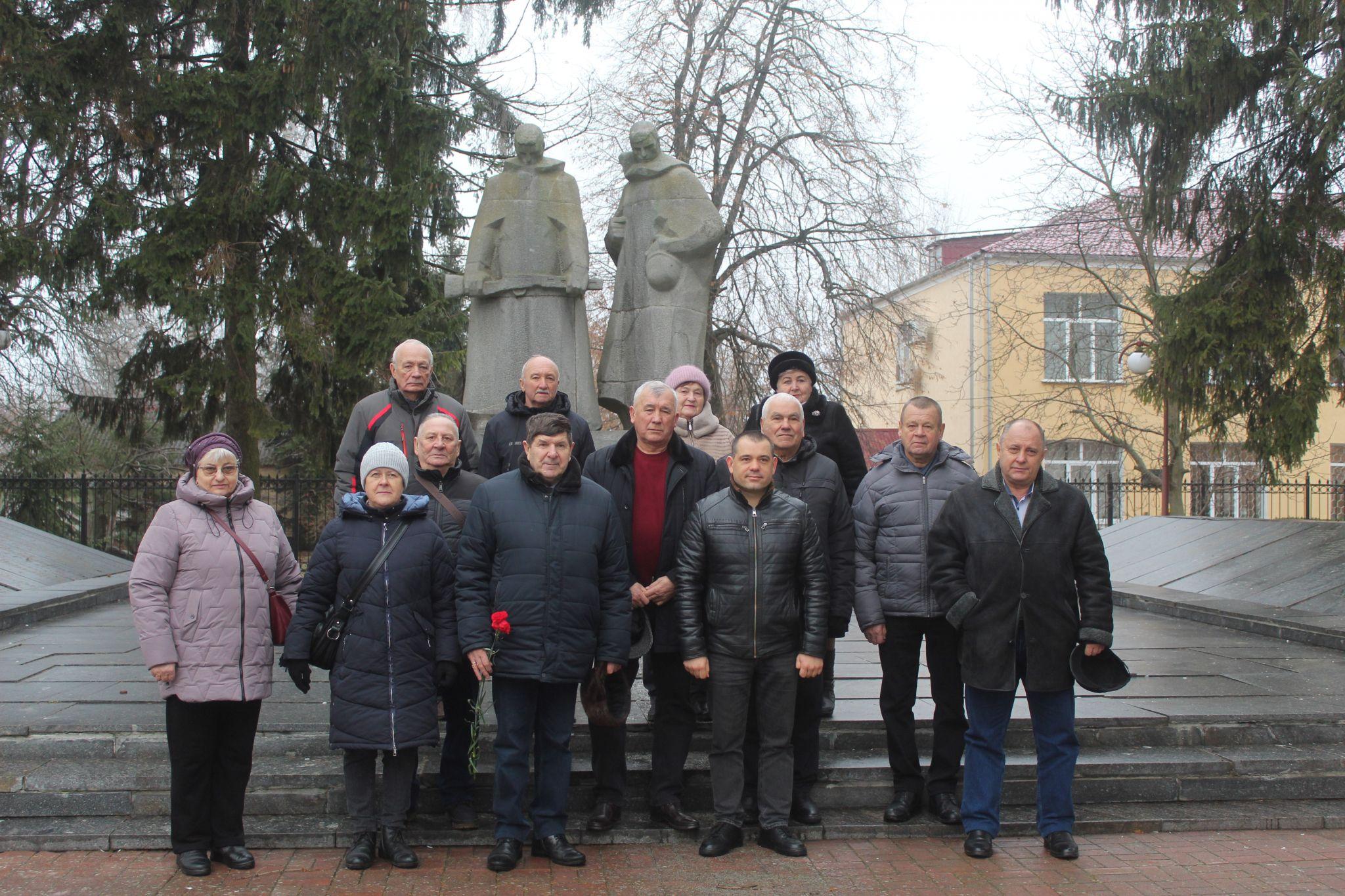 Новини Козятина - фото з При визволенні Козятина полягло 819 воїнів червоної армії і—це історія, яку не можна забути.