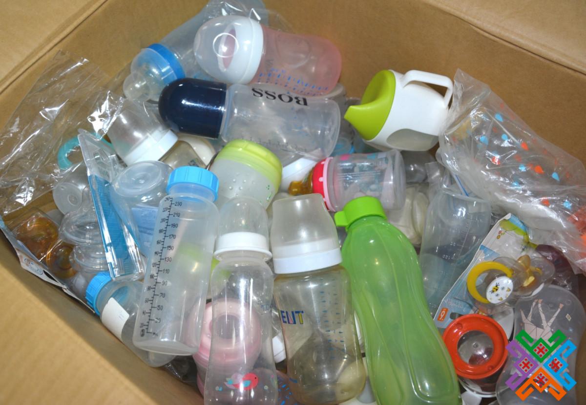 Новини Хмельницького - фото з У театрі Старицького продовжують видавати гуманітарну допомогу: графік роботи