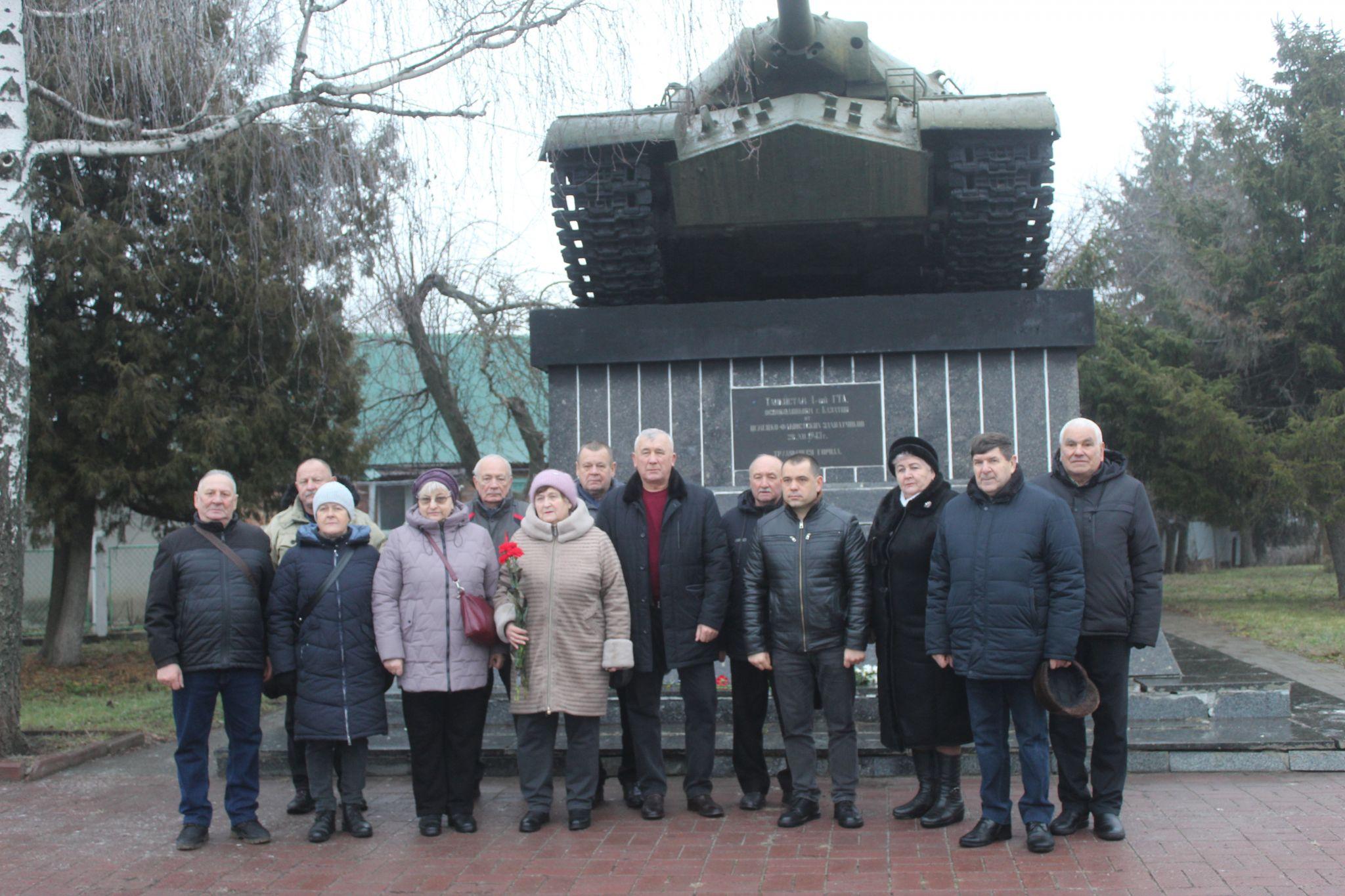 Новини Козятина - фото з При визволенні Козятина полягло 819 воїнів червоної армії і—це історія, яку не можна забути.