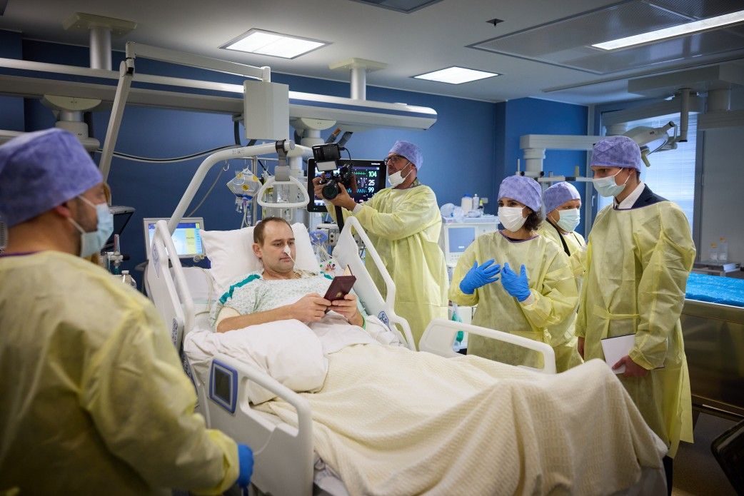 Новини Тернополя - фото з Життя після вогняного пекла: тернопільський захисник бореться за здоров'я та мріє потримати дитину на руках