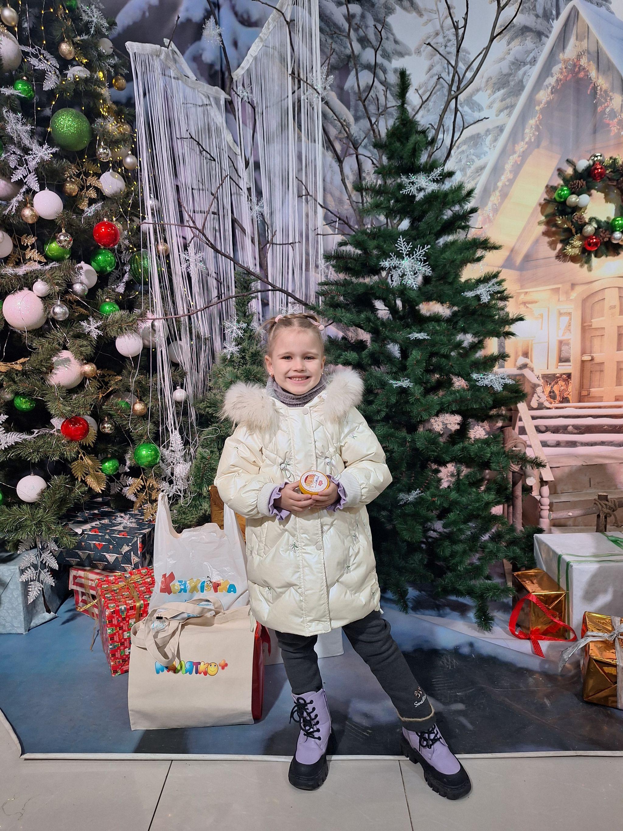 Новини Хмельницького - фото з Різдвяне диво від vsim.ua: хмельницька дітвора отримала подарунки за творчі роботи