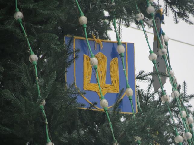 Новини Тернополя - фото з Прикраси виготовили діти: який вигляд мають іграшки на головній ялинці Тернополя