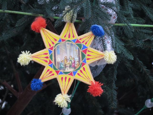 Новини Тернополя - фото з Прикраси виготовили діти: який вигляд мають іграшки на головній ялинці Тернополя