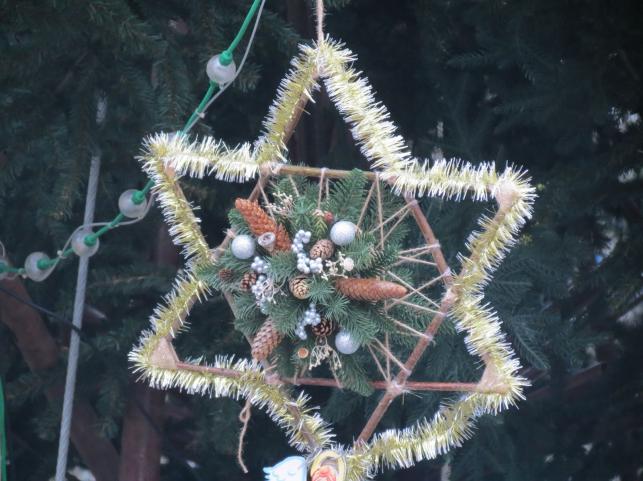 Новини Тернополя - фото з Прикраси виготовили діти: який вигляд мають іграшки на головній ялинці Тернополя