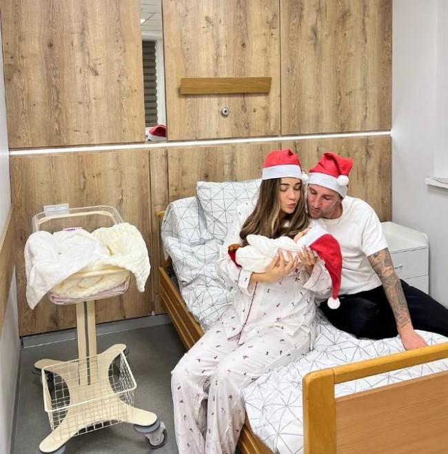 Новини Вінниці - фото з Модель та актриса Дар'я Лелюк з Вінниці вперше стала мамою. У футбольній родині народилася дівчинка