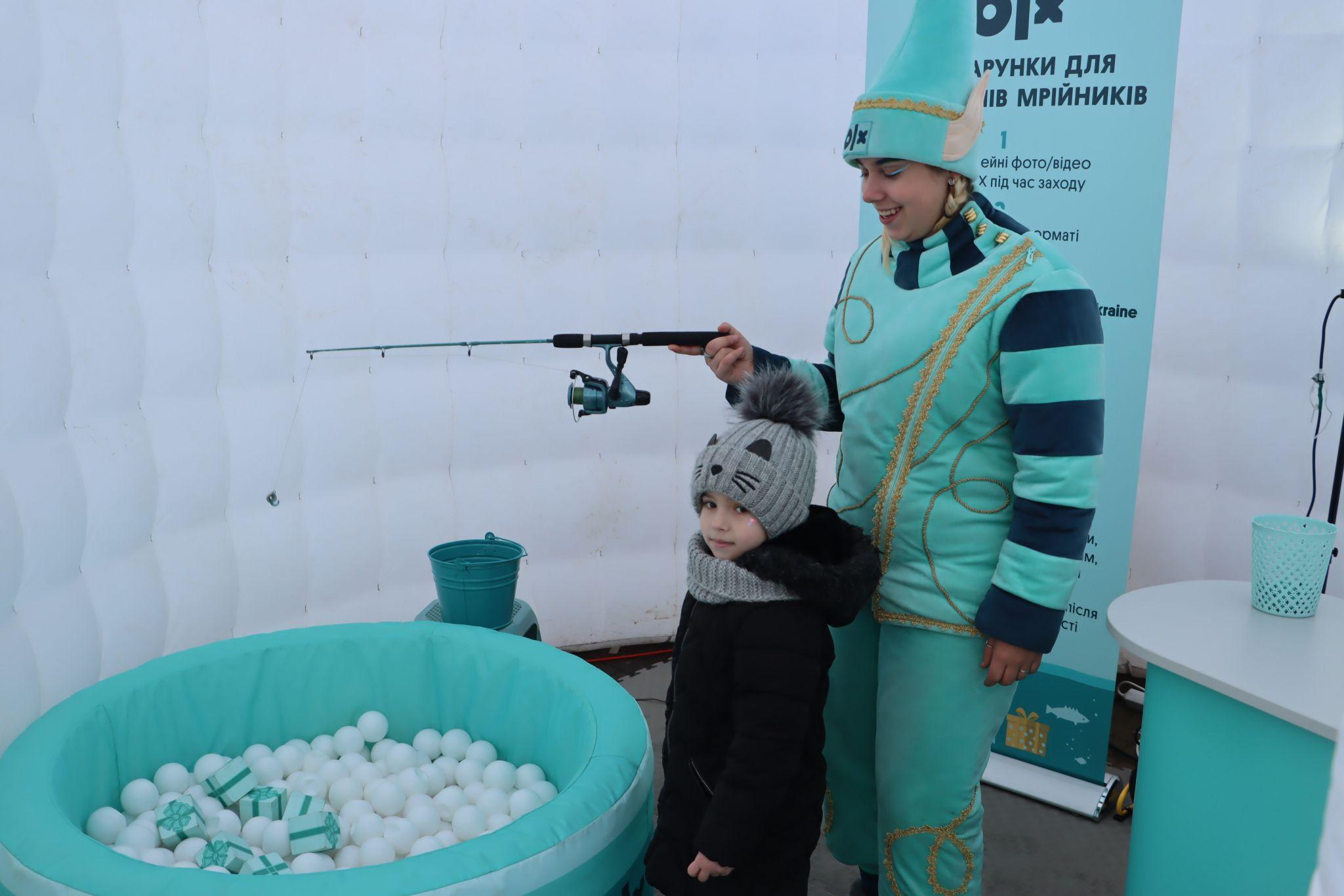 Новини Тернополя - фото з На Театральному майдані розпочало роботу поштове казкове містечко