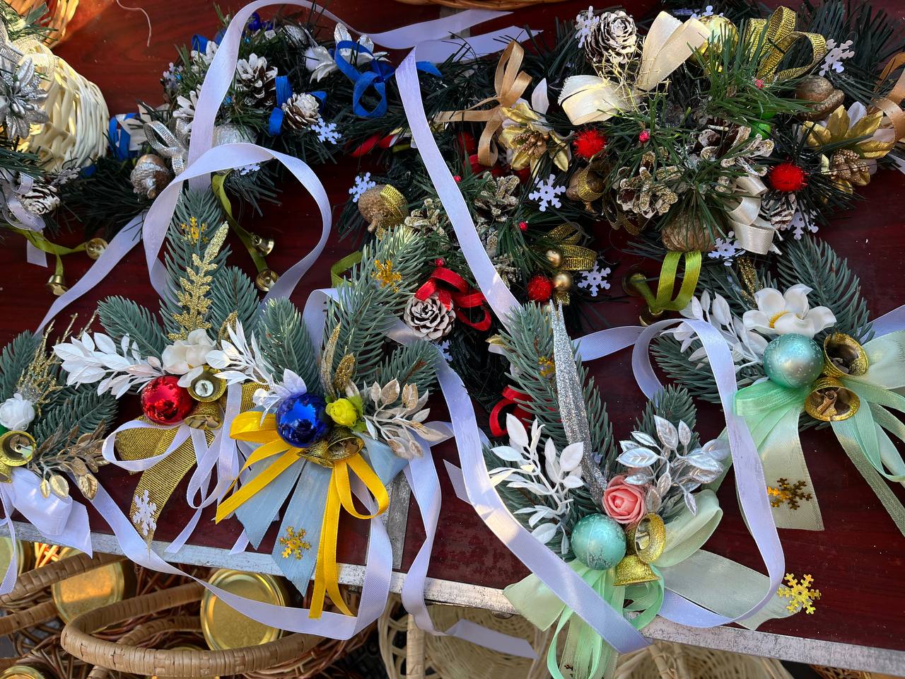 Новини Тернополя - фото з Зі стрічками, лозою та нитками: скільки коштують банки для освячення води у Тернополі