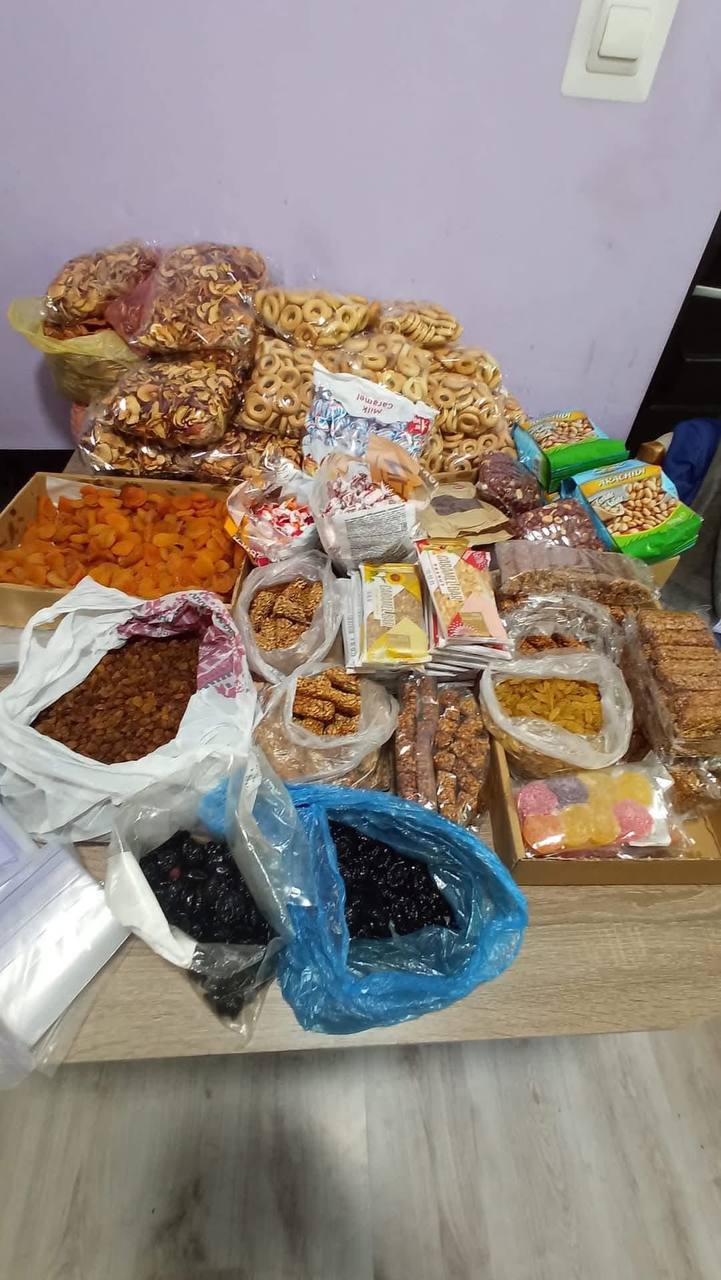 Новини Тернополя - фото з Від окопних свічок до консервації: родина на Теребовлянщині об'єднує людей для допомоги ЗСУ