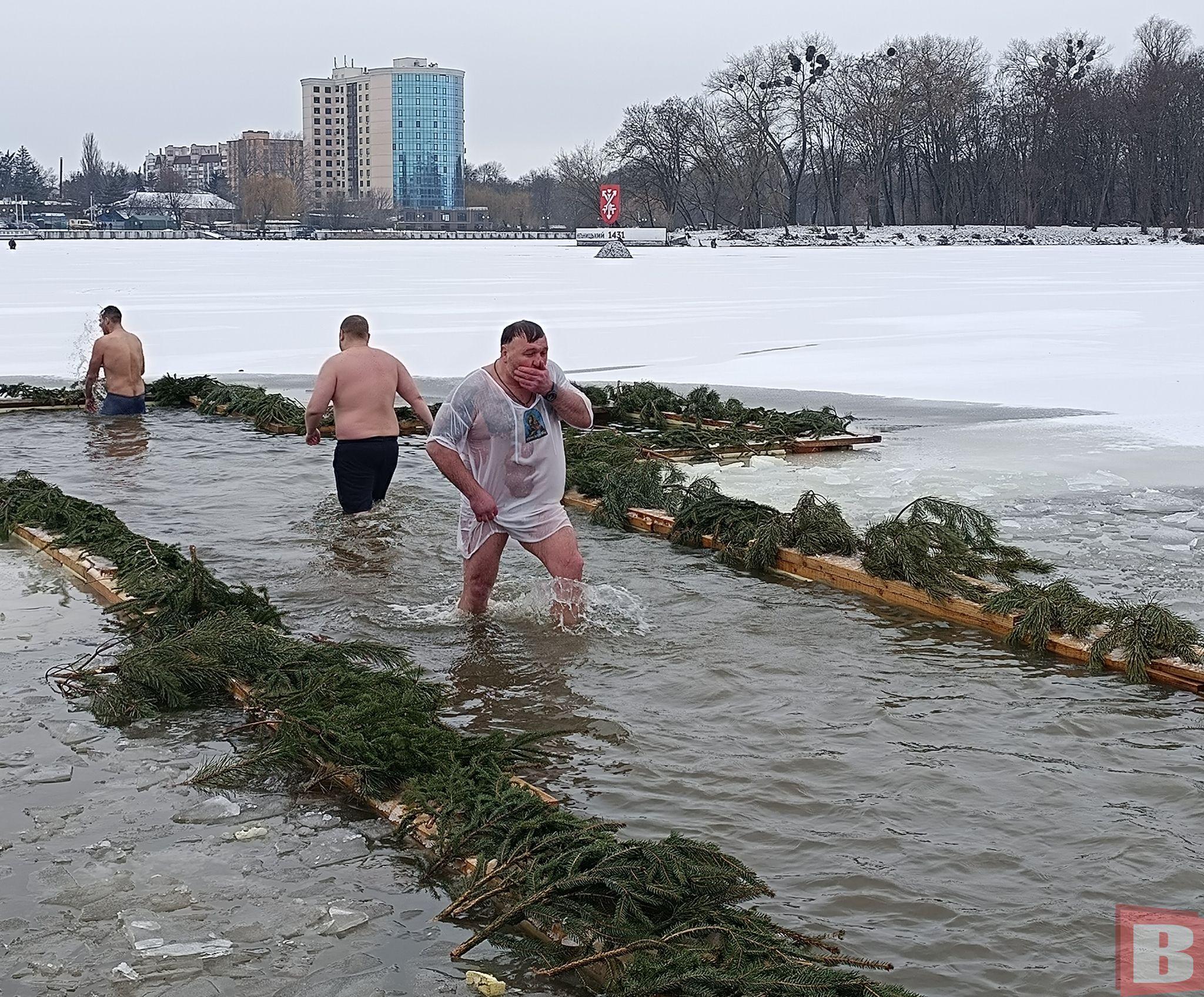 Новини Хмельницького - фото з Як хмельничани занурювались в ополонку на Водохреще (РЕПОРТАЖ)