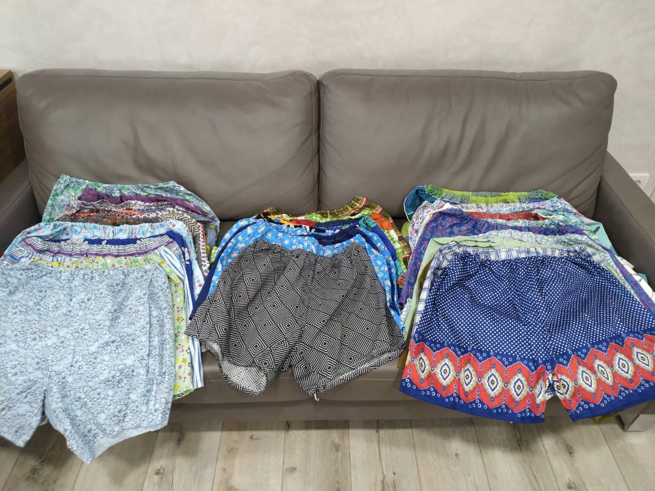 Новини Тернополя - фото з Понад 7 000 комплектів спіднього за пів року: волонтери Березовиці та Тернополя шиють одяг для бійців