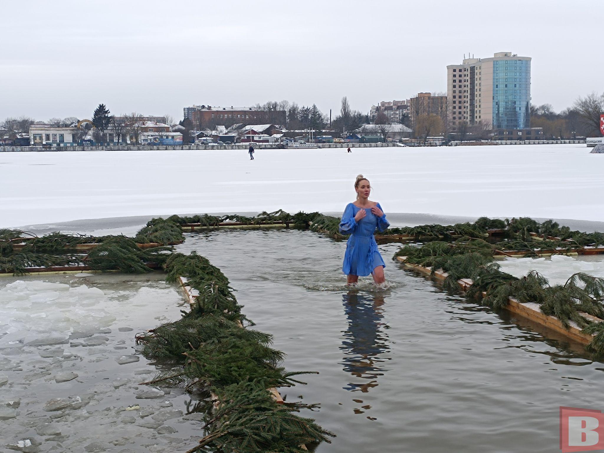 Новини Хмельницького - фото з Як хмельничани занурювались в ополонку на Водохреще (РЕПОРТАЖ)