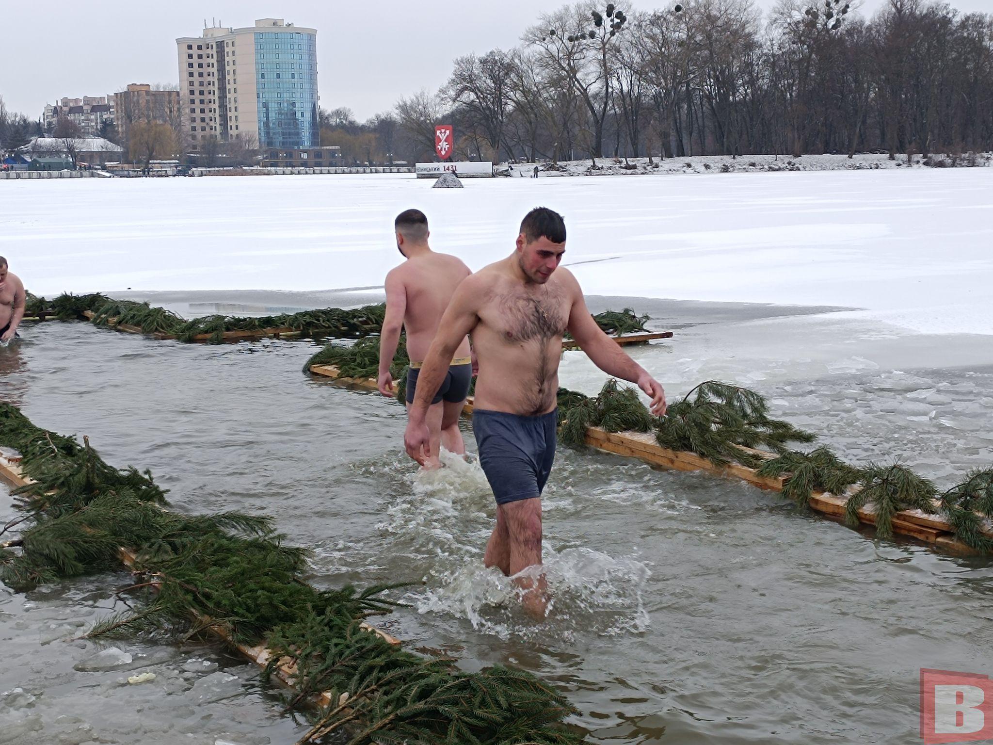 Новини Хмельницького - фото з Як хмельничани занурювались в ополонку на Водохреще (РЕПОРТАЖ)
