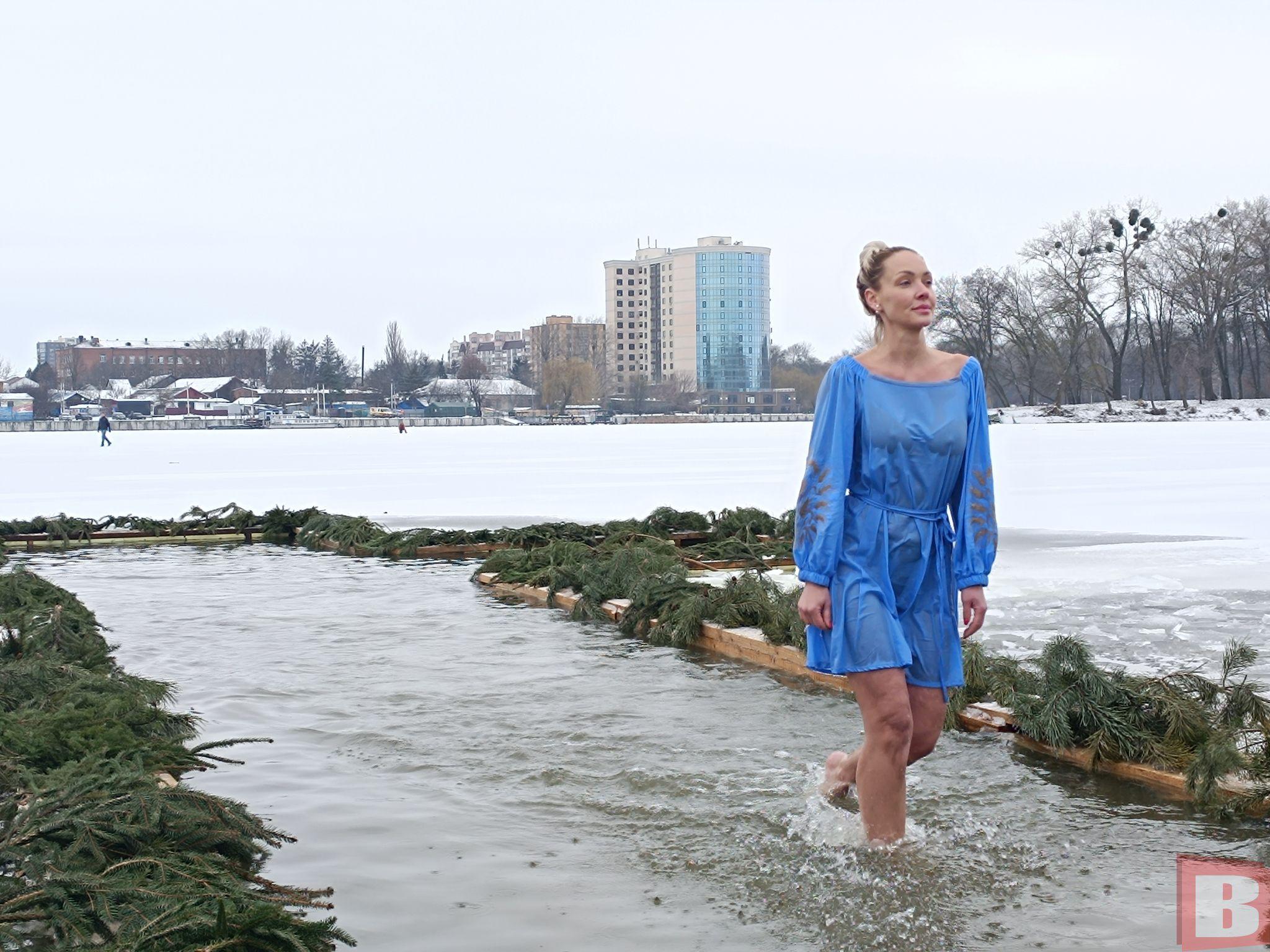 Новини Хмельницького - фото з Як хмельничани занурювались в ополонку на Водохреще (РЕПОРТАЖ)