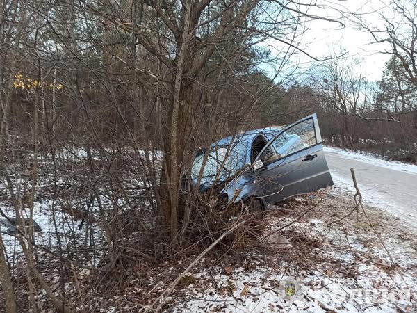 Новини Житомира - фото з ДТП у Березівській громаді: через нетверезого керманича загинув пасажир
