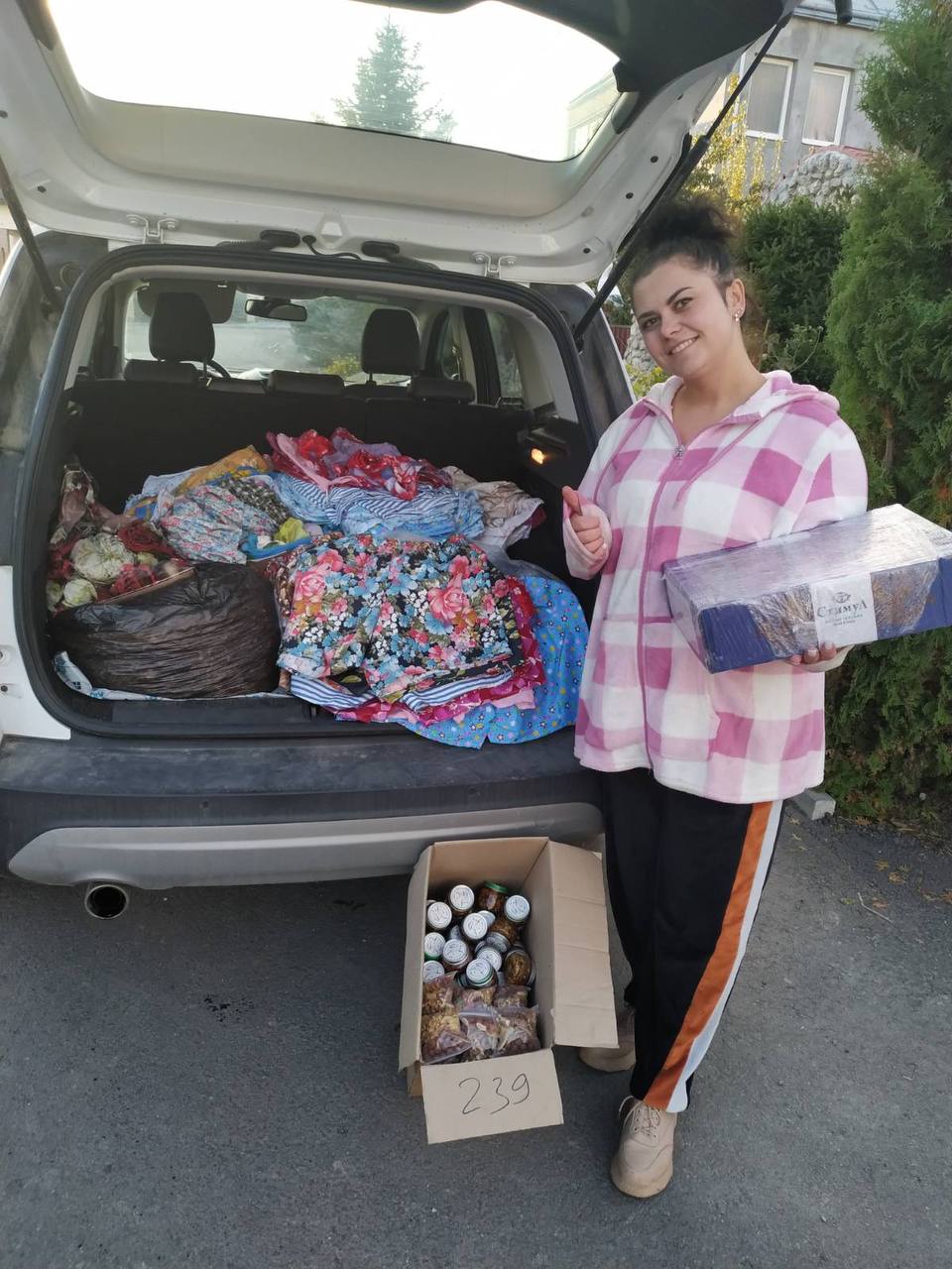 Новини Тернополя - фото з Понад 7 000 комплектів спіднього за пів року: волонтери Березовиці та Тернополя шиють одяг для бійців