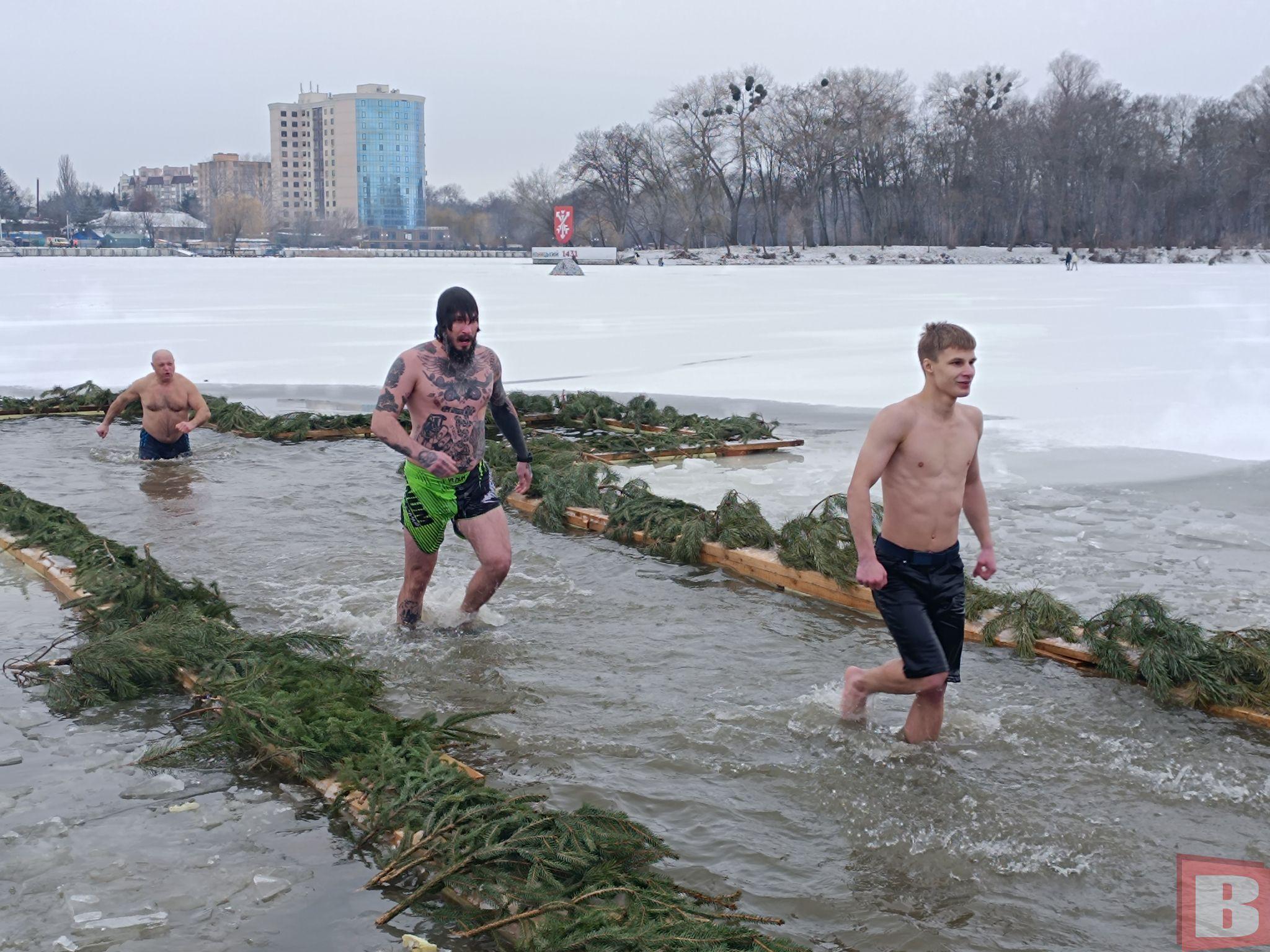Новини Хмельницького - фото з Як хмельничани занурювались в ополонку на Водохреще (РЕПОРТАЖ)