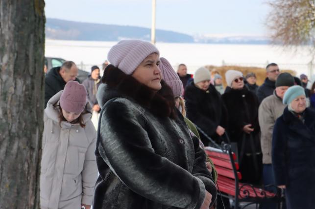 Новини Тернополя - фото з Освячували воду та водили Маланку: у парку Шевченка провели молебінь