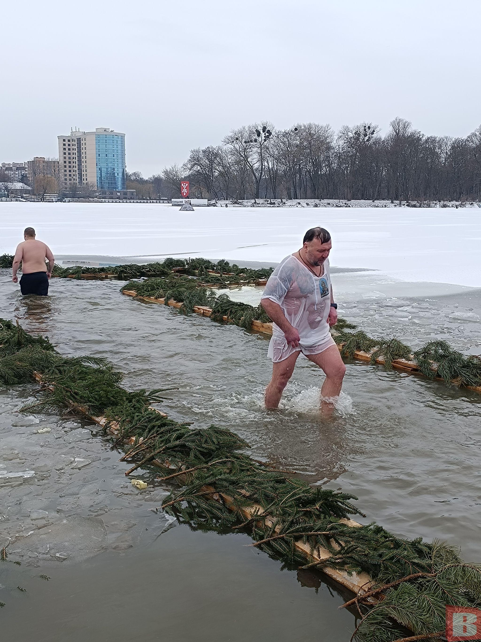 Новини Хмельницького - фото з Як хмельничани занурювались в ополонку на Водохреще (РЕПОРТАЖ)