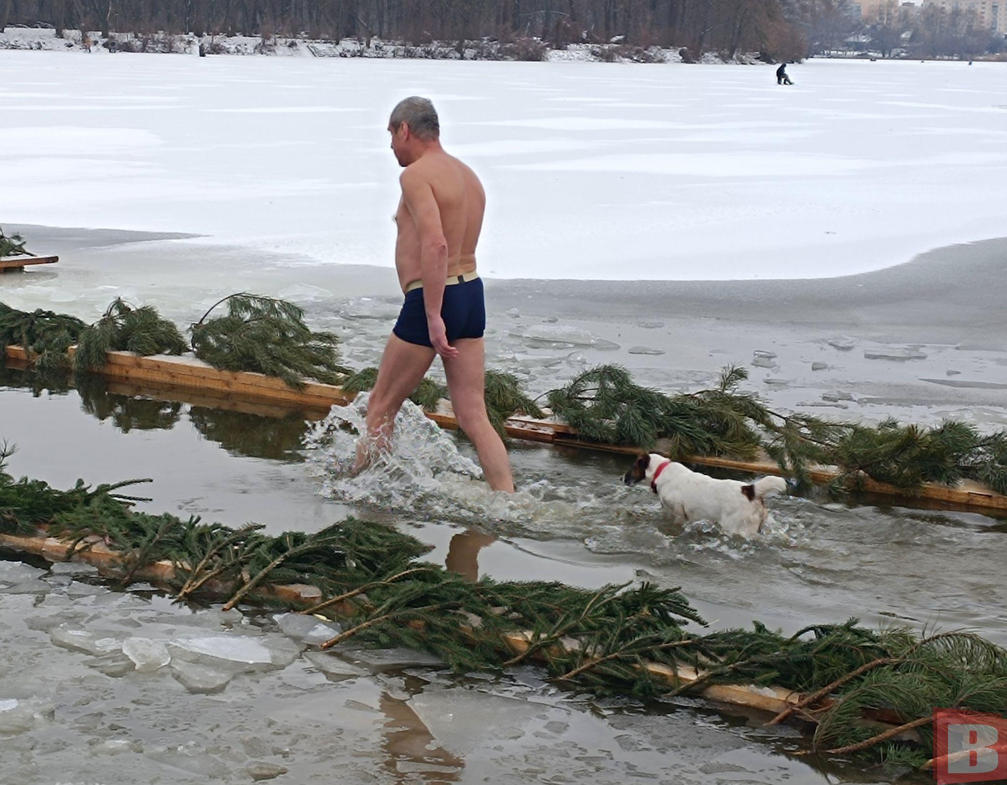 Новини Хмельницького - фото з Як хмельничани занурювались в ополонку на Водохреще (РЕПОРТАЖ)