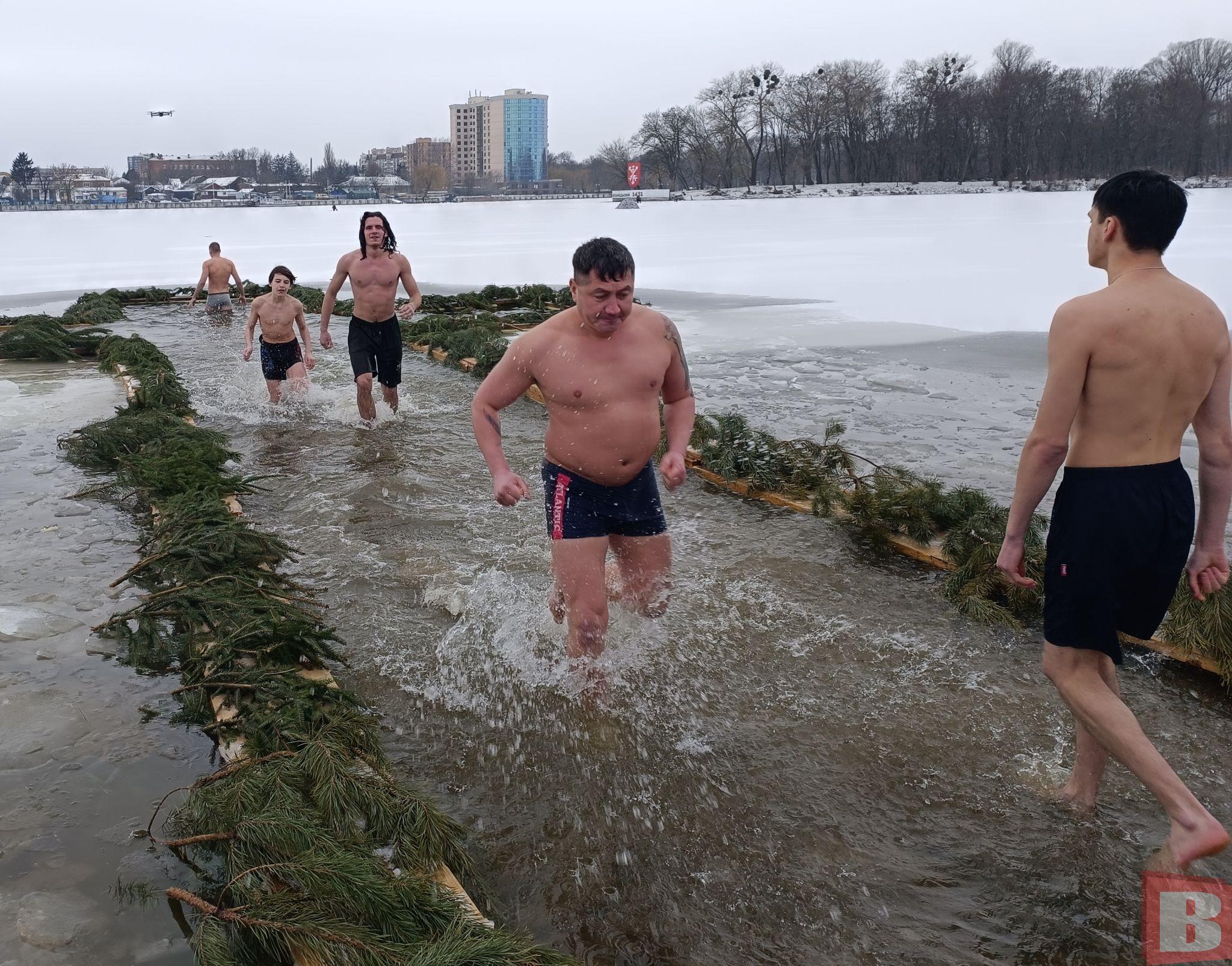 Новини Хмельницького - фото з Як хмельничани занурювались в ополонку на Водохреще (РЕПОРТАЖ)