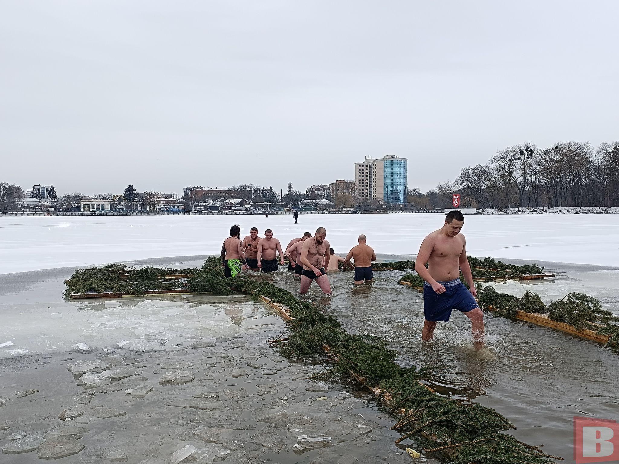 Новини Хмельницького - фото з Як хмельничани занурювались в ополонку на Водохреще (РЕПОРТАЖ)
