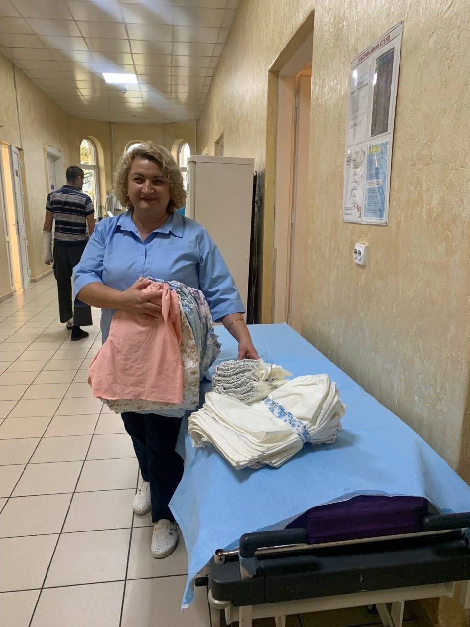 Новини Тернополя - фото з Понад 7 000 комплектів спіднього за пів року: волонтери Березовиці та Тернополя шиють одяг для бійців