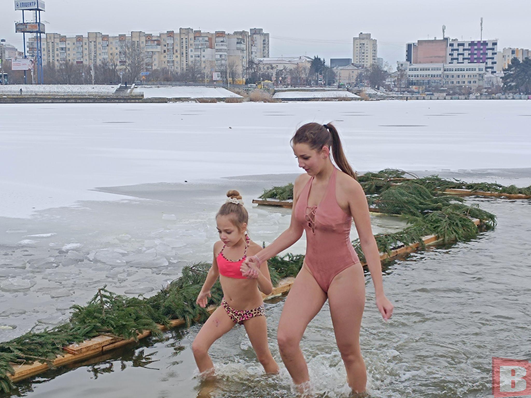 Новини Хмельницького - фото з Як хмельничани занурювались в ополонку на Водохреще (РЕПОРТАЖ)